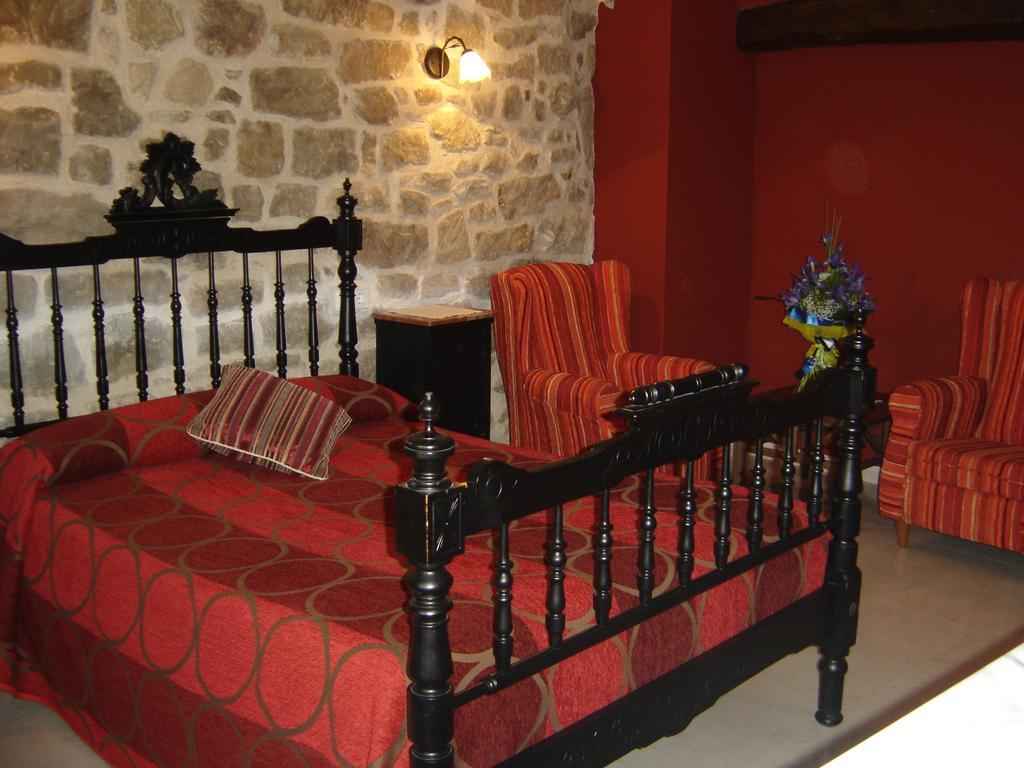 Hostal Casa Laure Y Mª Jose Arens de Lledo المظهر الخارجي الصورة